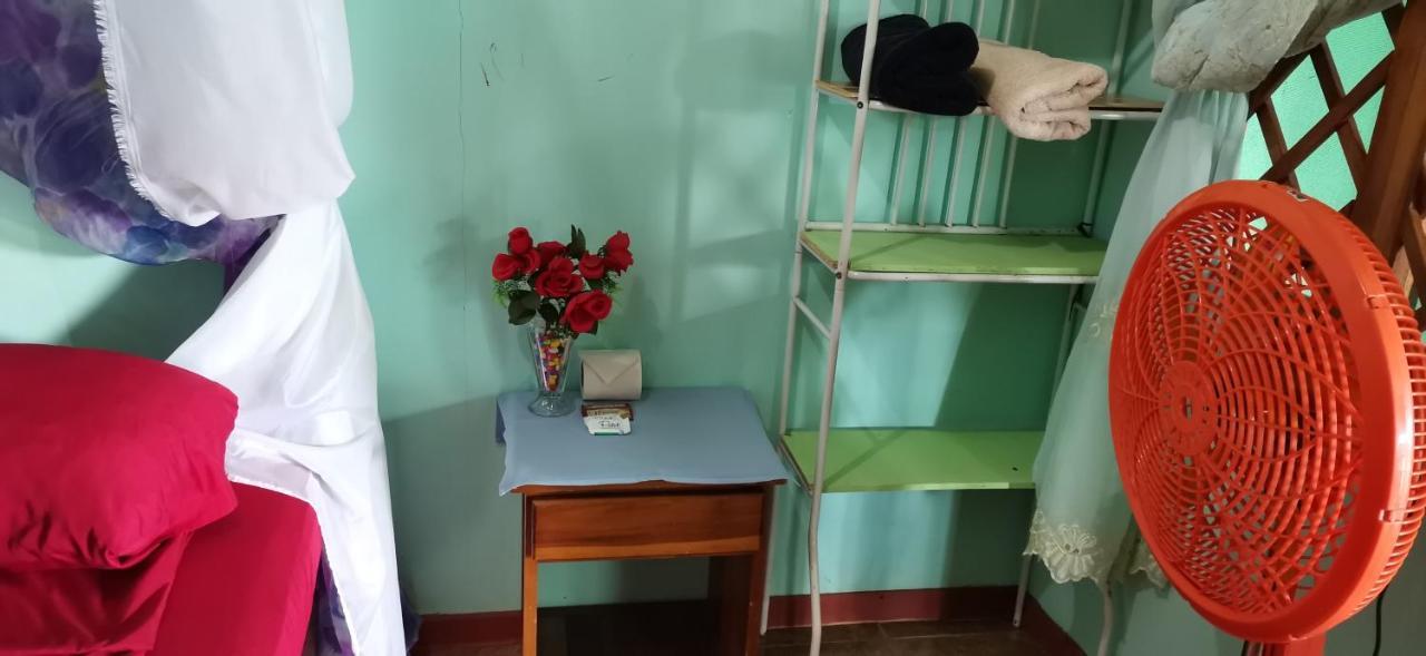Cabinas Mitchaelle'S Puerto Viejo de Talamanca Buitenkant foto