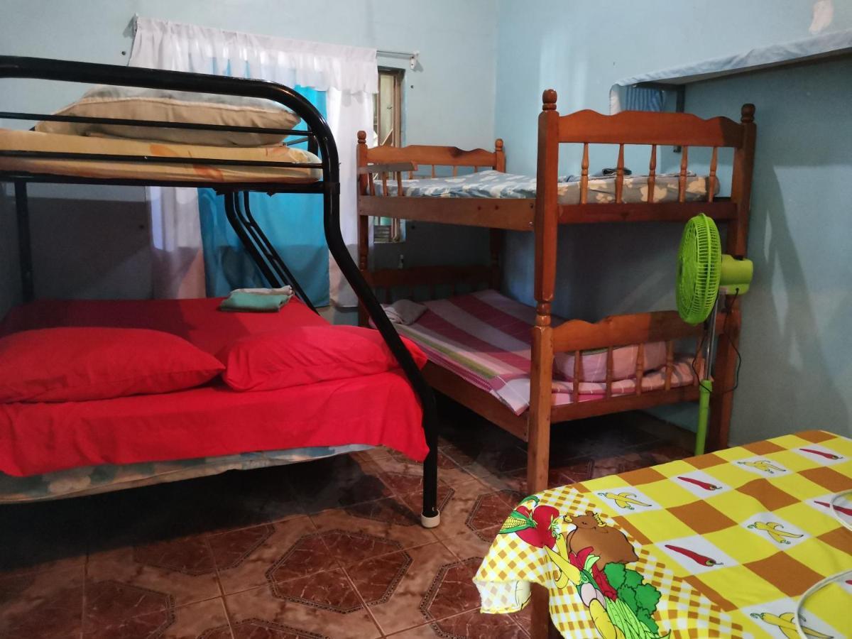 Cabinas Mitchaelle'S Puerto Viejo de Talamanca Buitenkant foto