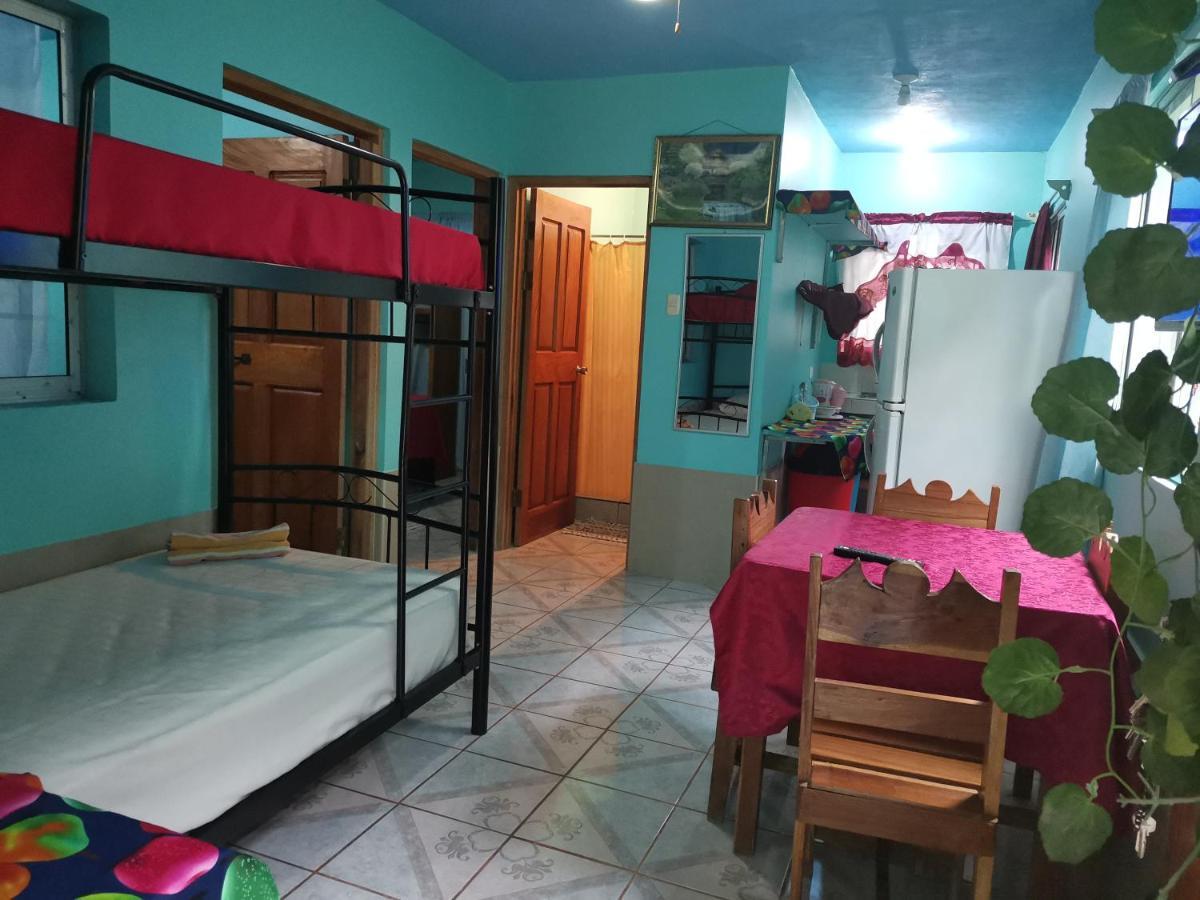 Cabinas Mitchaelle'S Puerto Viejo de Talamanca Buitenkant foto