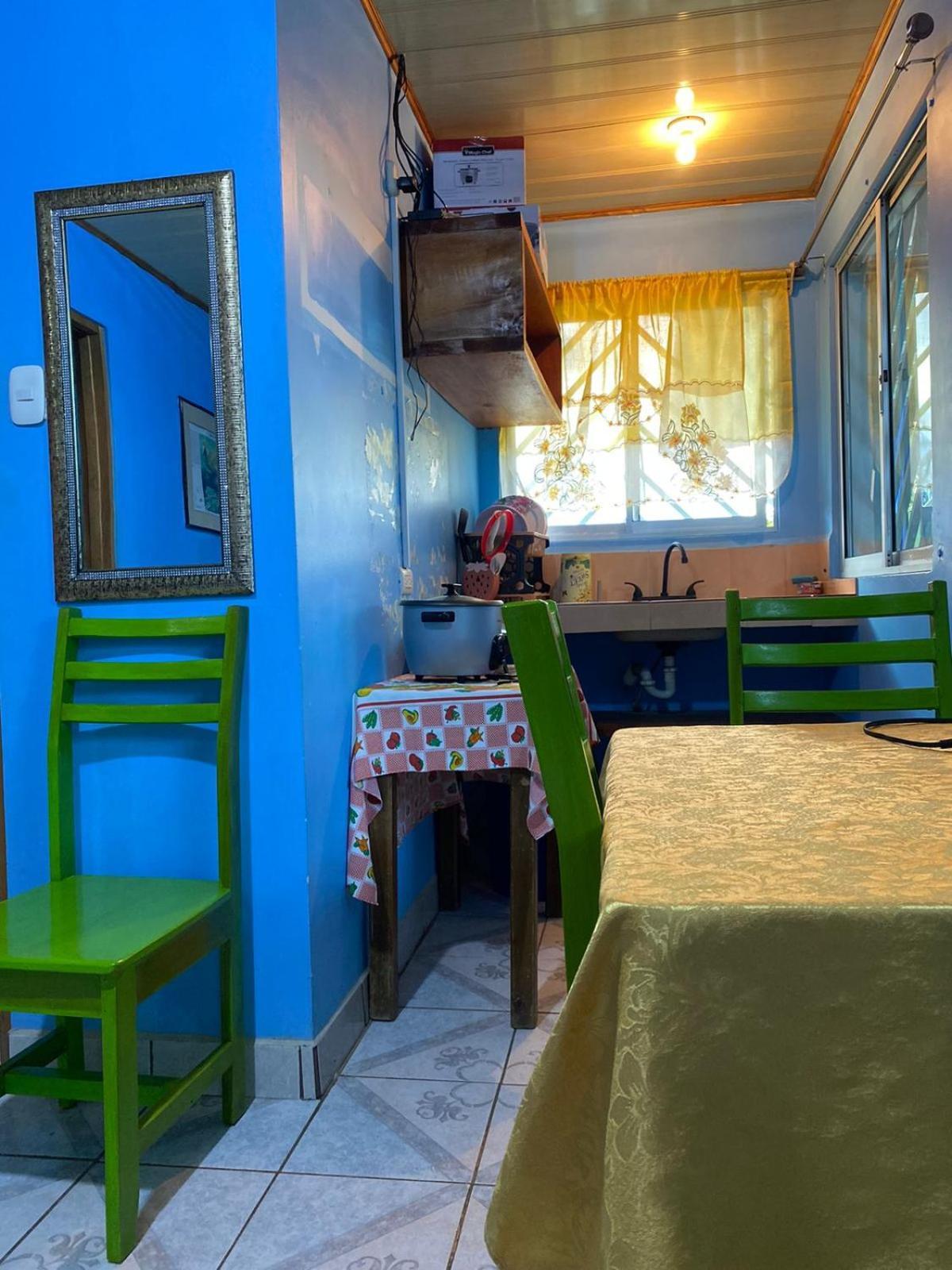 Cabinas Mitchaelle'S Puerto Viejo de Talamanca Buitenkant foto