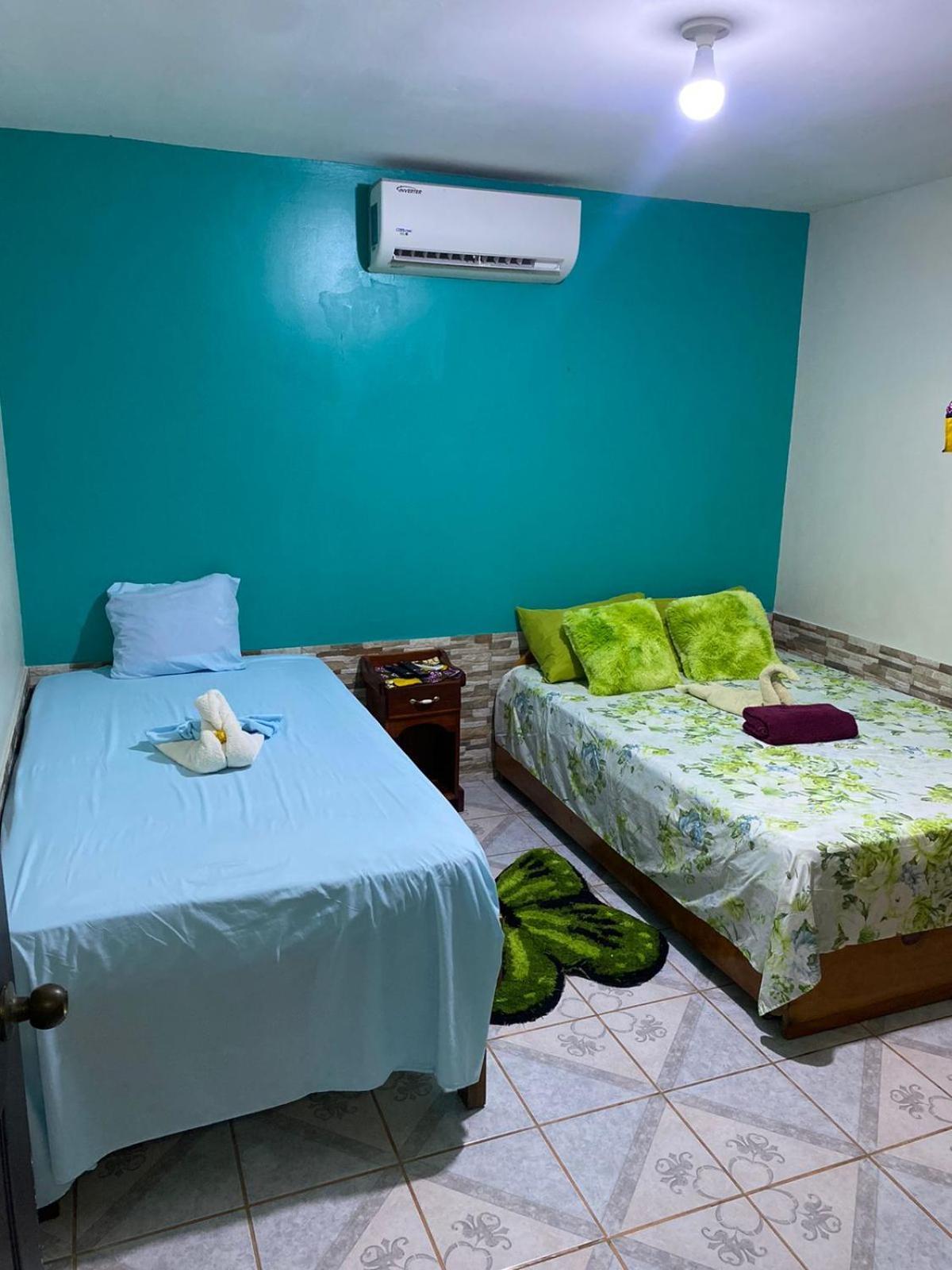 Cabinas Mitchaelle'S Puerto Viejo de Talamanca Buitenkant foto